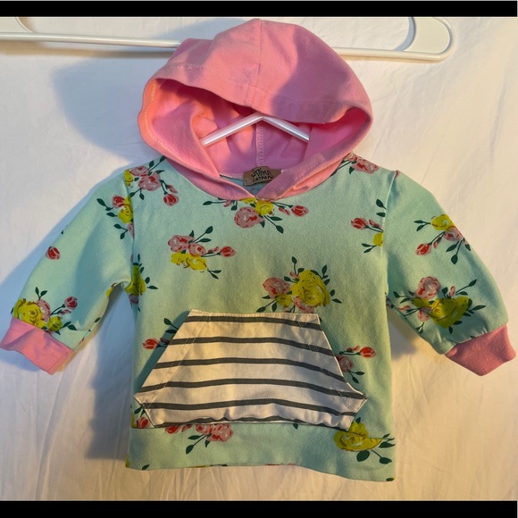 Infant floral long sleeved top with hood - Picture 2 of 8